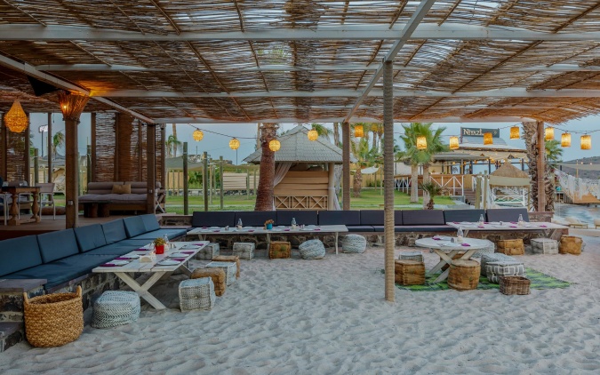 Alaçatı 11 Beach Club & Restaurant